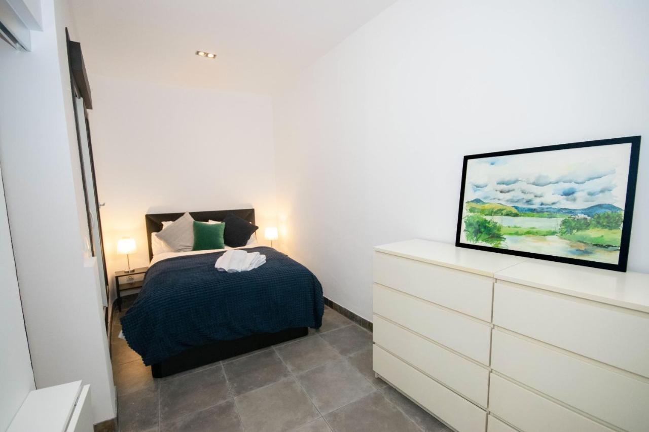 For You Rentals Apartamento Temporal Con Encanto En Malasana Min24 Madrid Exterior photo