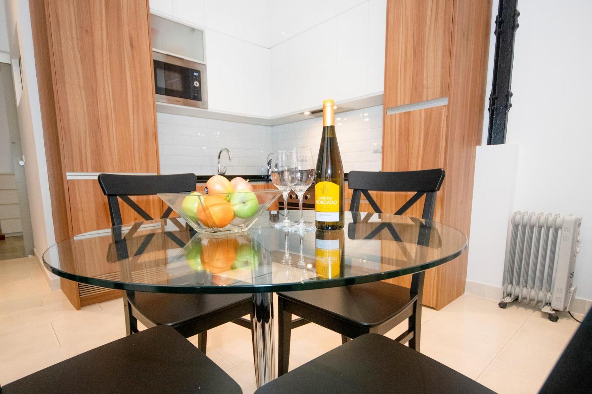 For You Rentals Apartamento Temporal Con Encanto En Malasana Min24 Madrid Exterior photo